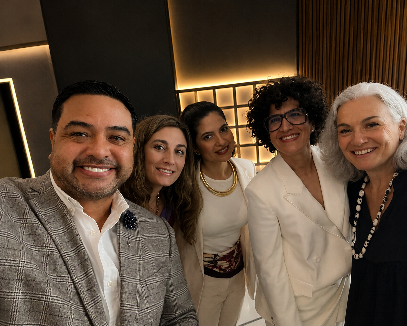 Javier Vergara Molina participando en un encuentro profesional internacional